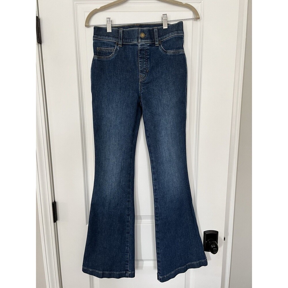 Spanx Flare Leg Stretch Pull On Jeans Medium Wash Size Small EUC